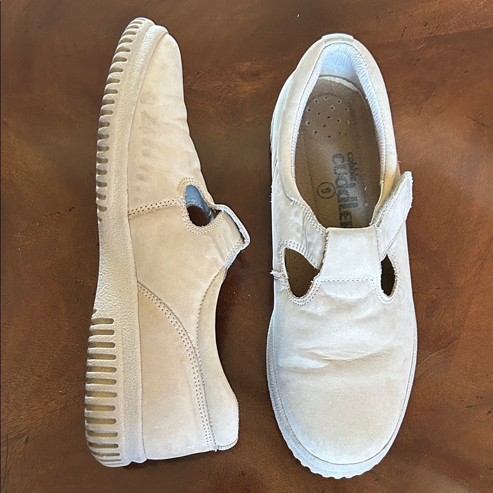 Cobble Cuddlers Beige Slip-On Shoes